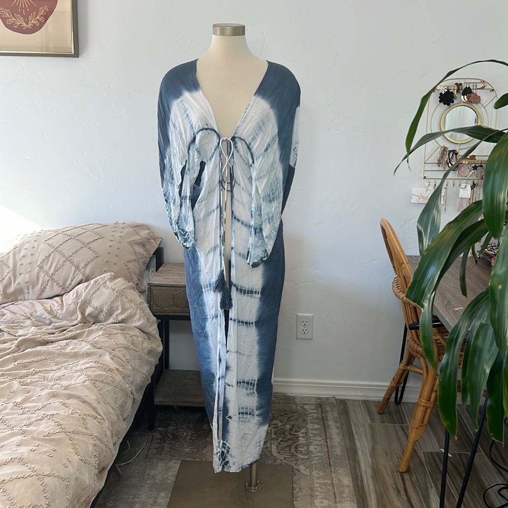 Blue tie-dye beach, kimono maxi tie front